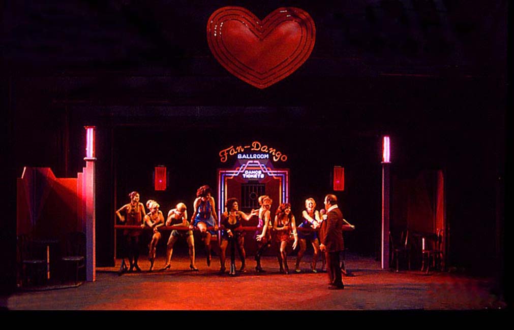 26 Sweet Charity, dancehall